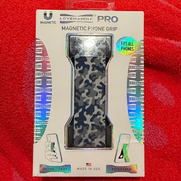 NIB - Love Handle Pro - Magnetic Phone Grip, Strap & Kickstand - Small Camo