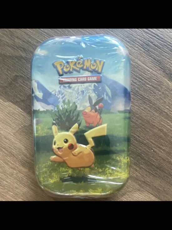 Pokémon Trading Card‎ Game Tin with Pikachu & Tepig - Yellow/Blue