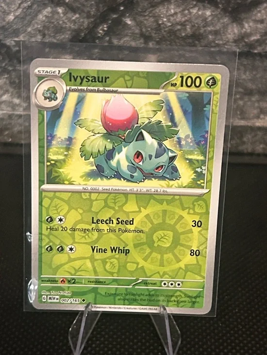 Pokemon Ivysaur Reverse Holo 002/165 from the Scarlet & Violet 151 Set M/NM