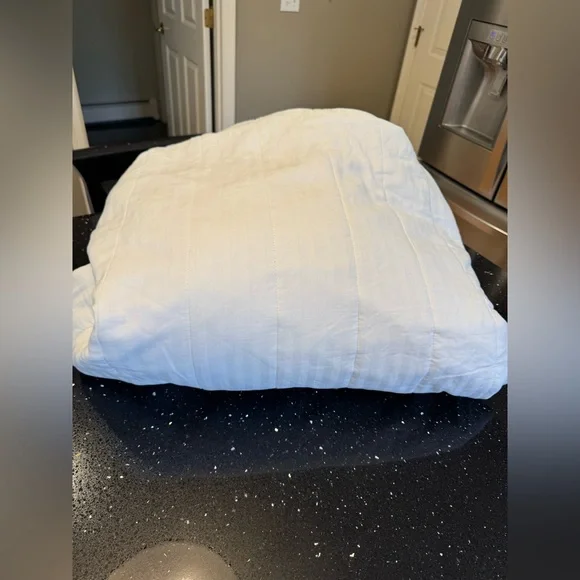 Nestwell King Size Soft White Mattress Pad - like new condition