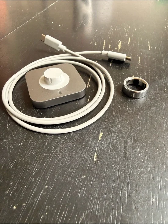 Silver Oura Ring with Charging Dock and USB-C Cable