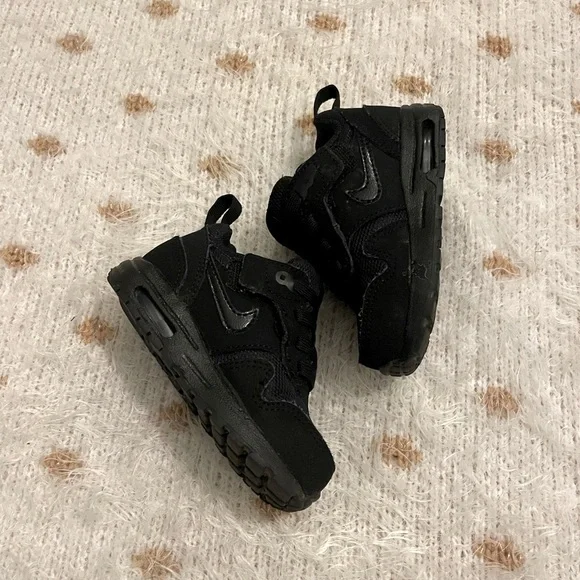 NIKE AIR Baby Walker Shoes with Smooth Upper