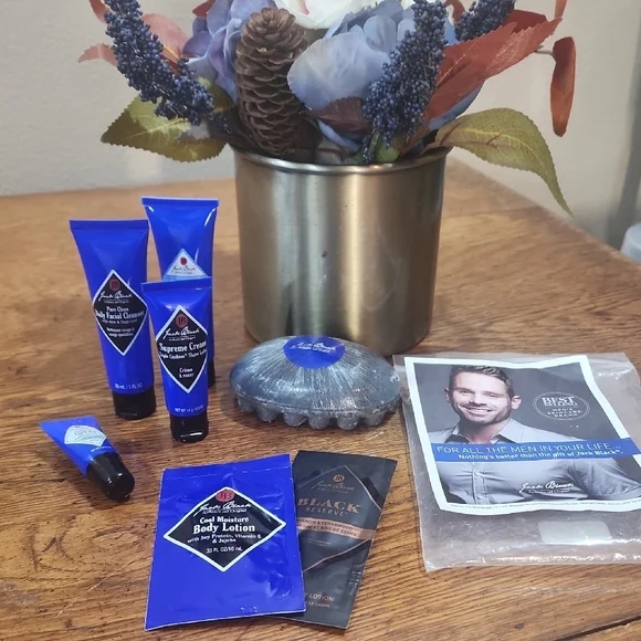 NIB Jack Black Skincare Bundle Set With Full Size Soap Plus Bonus Gift!
