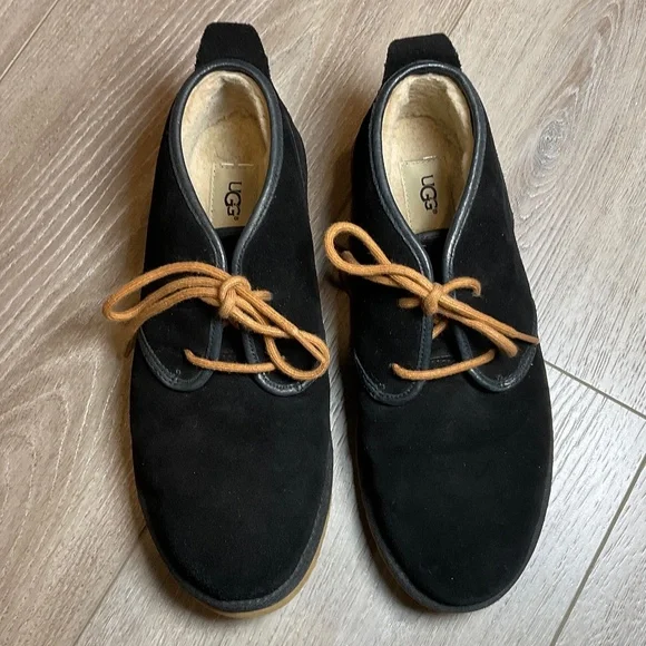 UGG Maksim Chukka Boot Black Suede Size 10 Like New