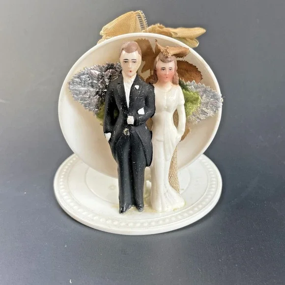 1940s Wedding Cake‎ Topper Bride Groom Bell Ribbon White Plastic Couple VTG