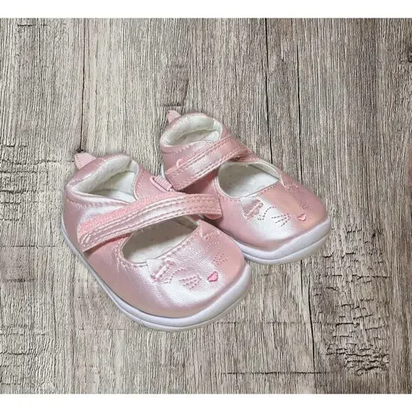 Carter’s pink satin Mary Jane’s size‎ 3