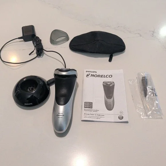 Phillips Norelco AT815 Mens Shaver w/Trimmer, Charging Stand/Cord, Travel Pouch