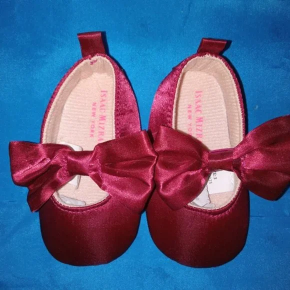 New Baby Bow Burgundy Shoes Isaac Mizrahi New York Size 3 (9 to 12 months)
