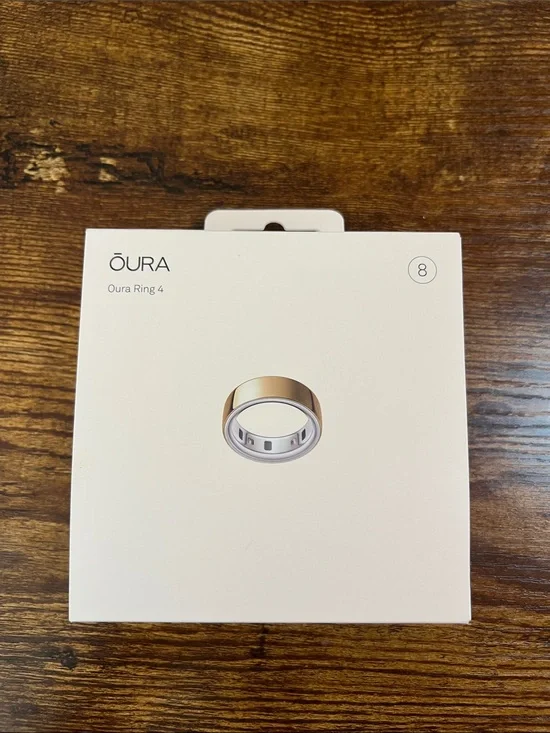 Oura Ring 4 Size 8: Gold