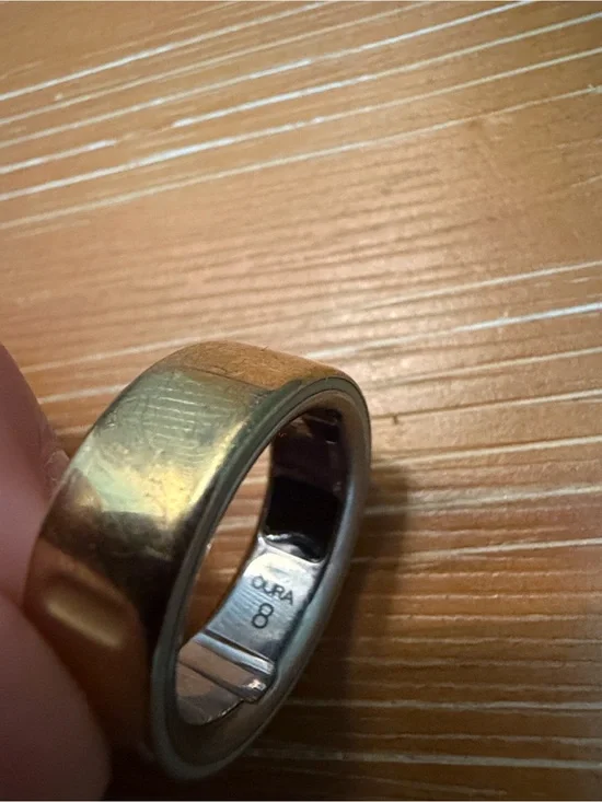 Oura Ring Gen 4 - Gold - Size 8 + TWO Chargers