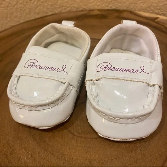 RocaWear infant crib shoes Y2k white loafers newborn 0/1‎