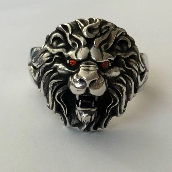 925 Silver lion ring with red cubic zirconia cz stones eyes size 12