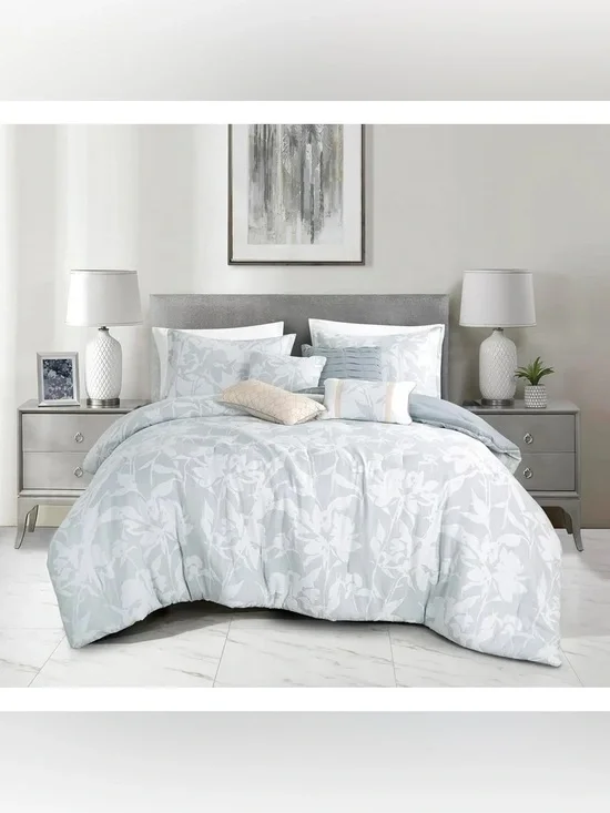 Elegant Floral Comforter Set in Light Gray and White Queen 3 piece set