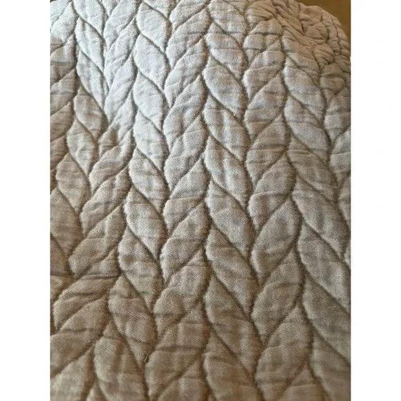 WEST ELM gray GEOMETRIC‎ QUILTED cotton PAIR EURO PILLOW SHAMS 24 X 24