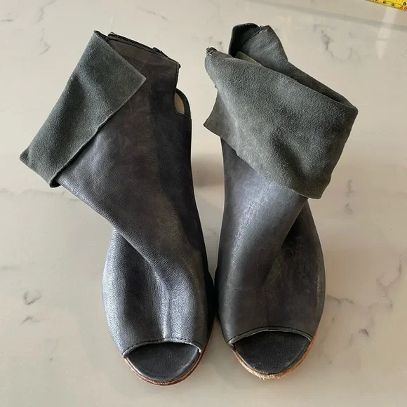 free people peep toe bootie / 39 / EUC