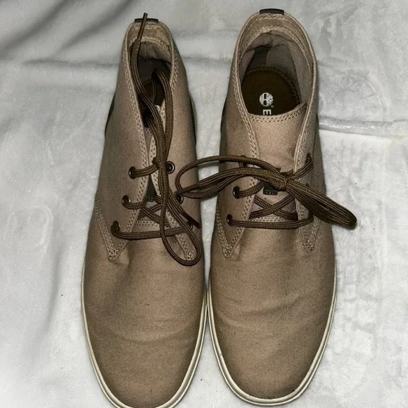 Timberland Green and Tan Chukka Boots with Rubber Soles