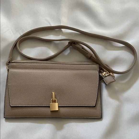 NWOT Small Crossbody