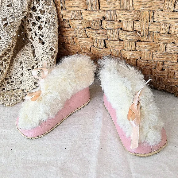 Vintage Baby Booties, Pink Leather, Soft White Rabbit Fur, 1950s, Unused size 0