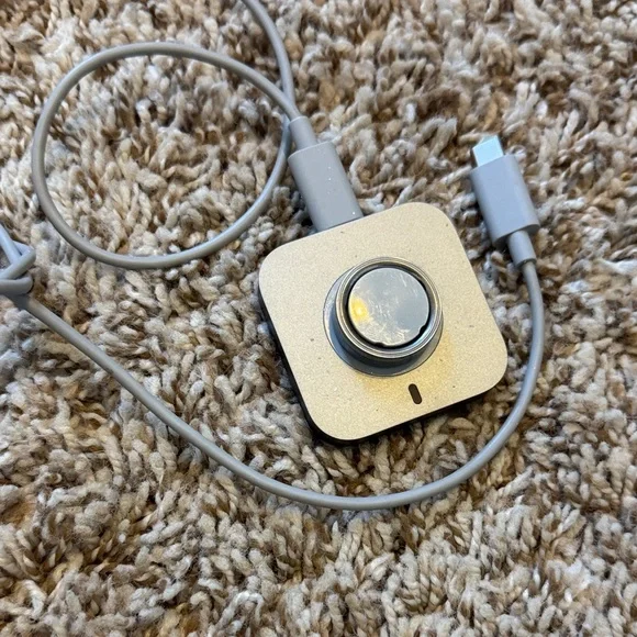 Oura Ring Charger in Gray and Silver