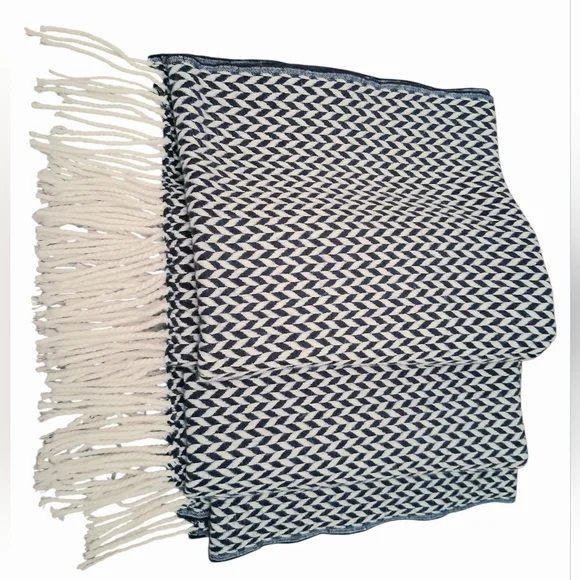 WEST ELM Lightweight Throw 55