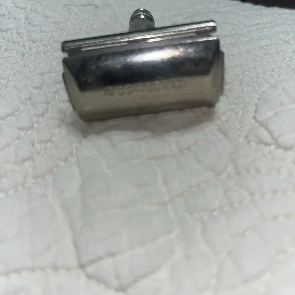 Vintage Gillette 1966 L4 Original Pressed Logo Ball‎ End Travel DE Safety Razor