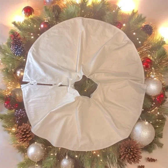 West Elm Velvet tree skirt Ivory 48 inch‎ Diameter