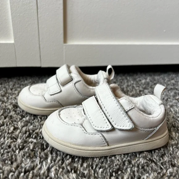 Zara Baby Cream Doube Strap‎ Velcro Sneakers Infant Size 4