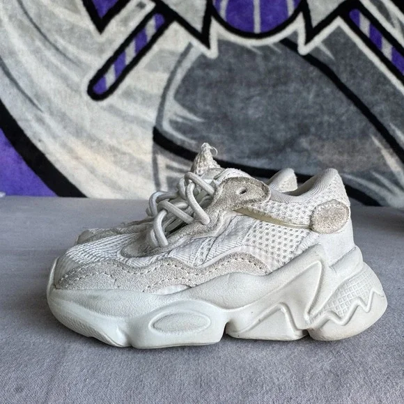 Size 5c - Adidas Ozweego EL I 'Beige' ID9405 Toddler