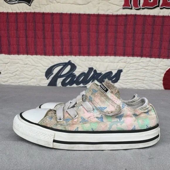 Size 8c - Converse Chuck Taylor All Star 'Sharks All Over' White 766893F Toddler