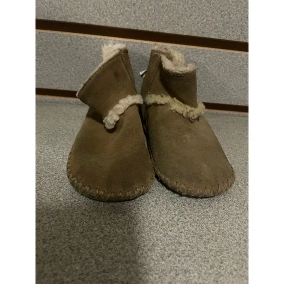 UGG Jesse Bow II Infant Booties Chestnut Suede‎ Sheepskin 1018136I Size 4/5