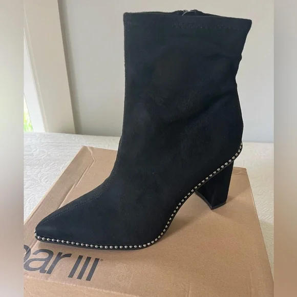 BarIII Layneef booties Size 9.5