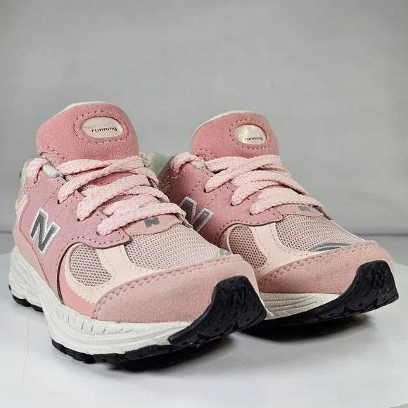 New Balance 2002R Kids Pink Suede Mesh Running Sneakers‎ IC2002SK Size 7 US
