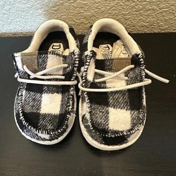 Hey Dude Wally Buffalo Plaid Black And White Shoes Baby Infant Toddler T5 5