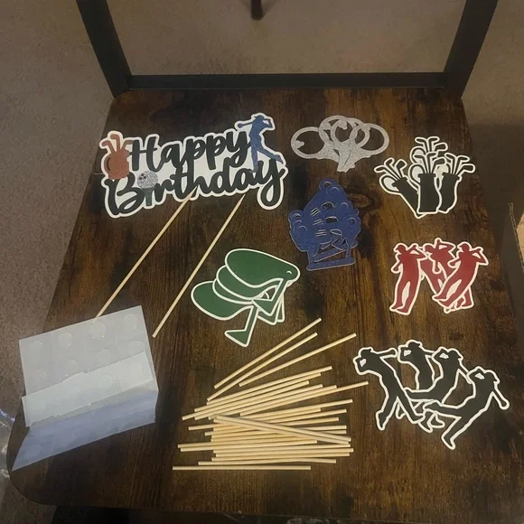 Golf theme cake topper and 24 cup cake toppers
