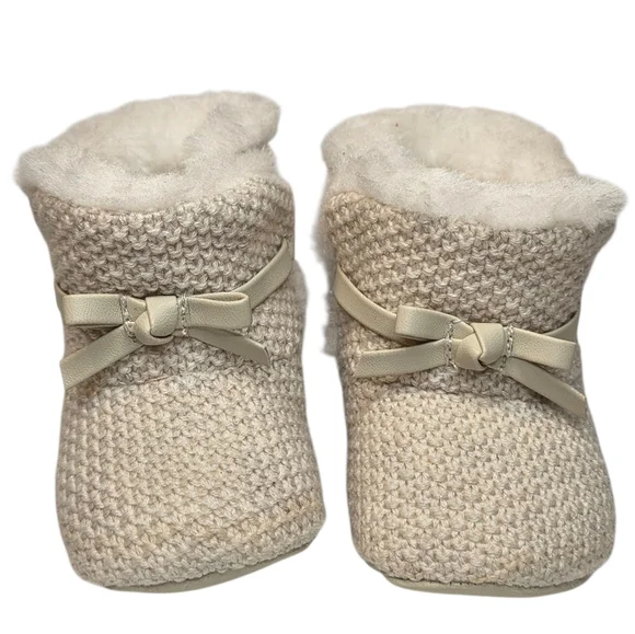 Mayoral Pre Walker Baby Booties Kids Shoes Ivory Knit White Faux Fur Girls 2