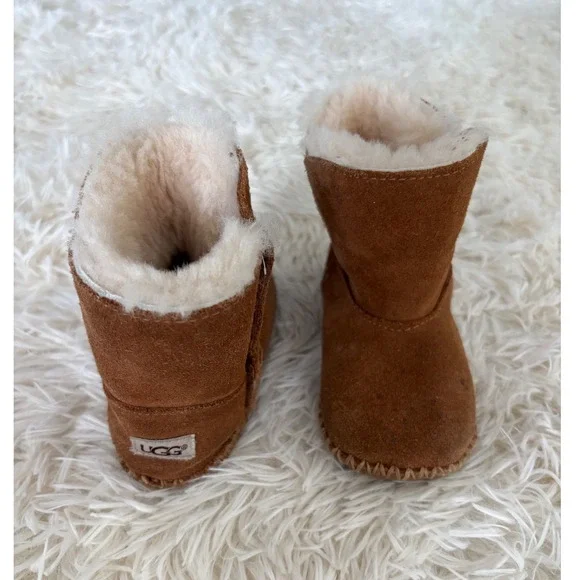 UGG Australia Brown Suede Leather Sheepskin Lined‎ Baby Infant 4/5 Boots Shoes