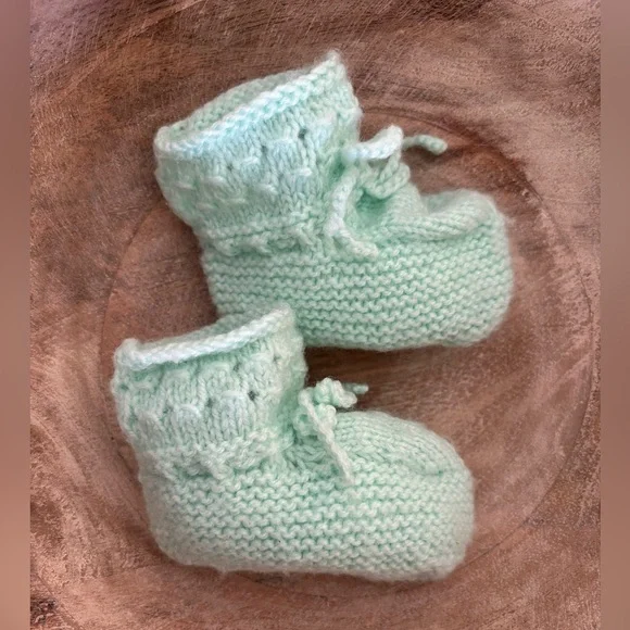 🎀👼 Vintage Knitted Handmade Baby Booties