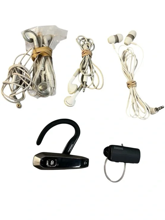 Lot of Bluetooth Earpieces & Wired Earbuds Samsung & Plantronics As Is Untested