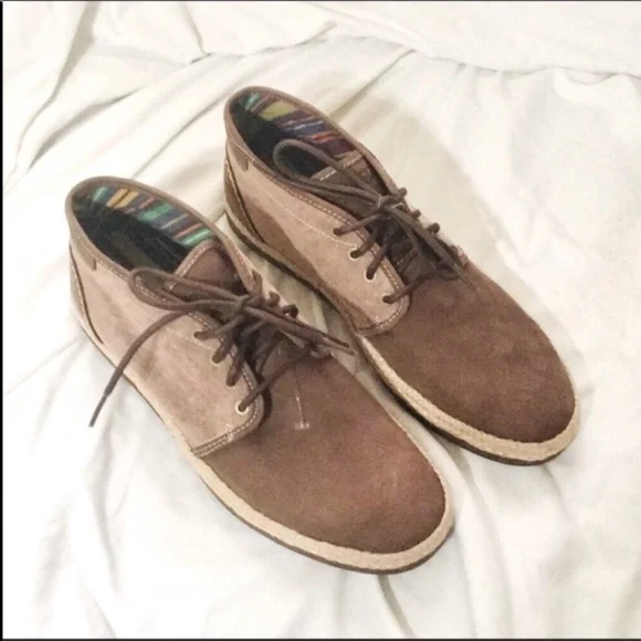 NWOB Ugg Australia Cantrell high top