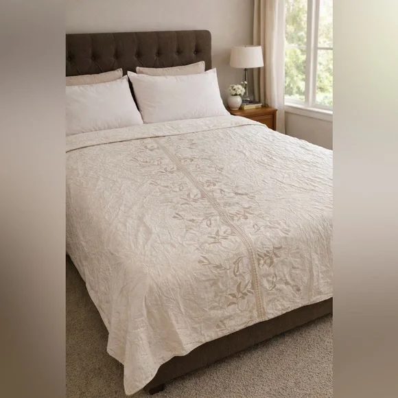Anthropologie Embroidered Floral Cream Duvet Buttons DVTSU2258A Queen 1
