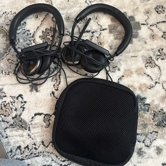 Plantronics Blackwire C520-M Set of 2 Binaural Headsets with 1 carry case