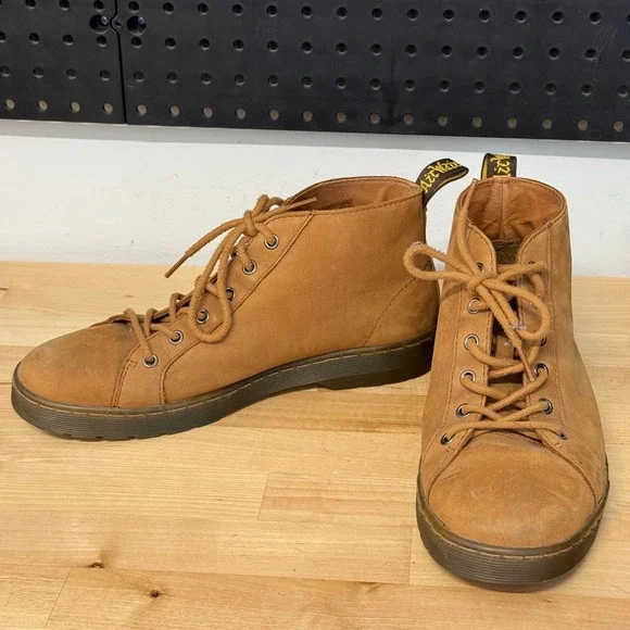 Dr.‎ Martens Coburg Tan Leather Chukka Sneaker Boots Mens 9 Womens 10 AW004