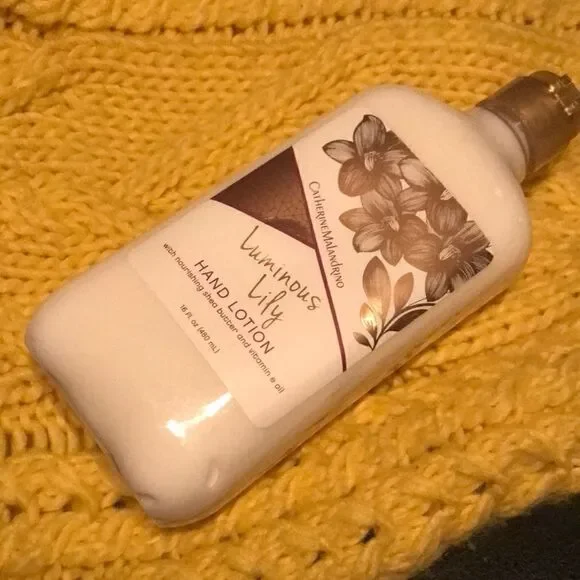 Catherine Malandrino Luminous Lily Hand lotion 16 oz SEALED