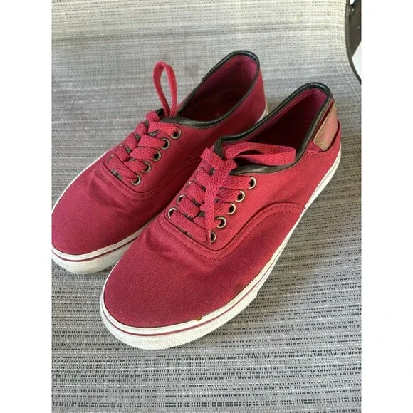 Levi’s Men’s Red Canvas Sneakers Low-Top Lace-Up Shoes Size 7.5 US‎