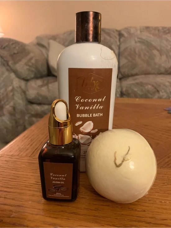 Lily Coconut Vanilla Bubble Bath,Jojoba Oil, and Bath Bomb Set