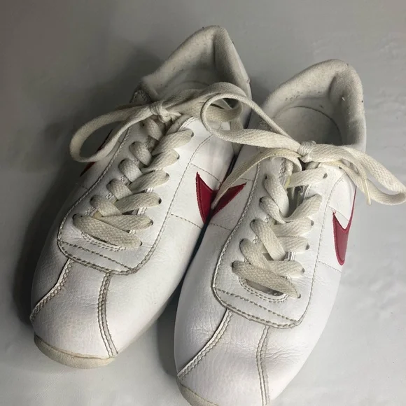 Nike Stamina Low Top White Red Womens Shoes Sneakers 7 172018-161