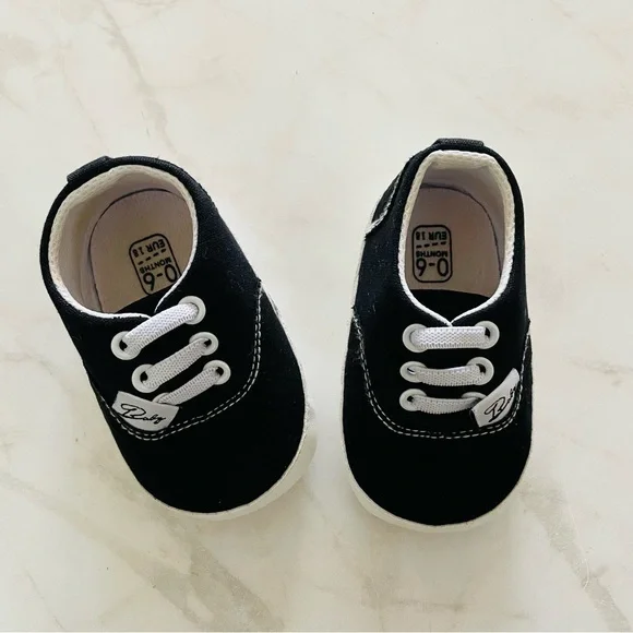 🎁 Vans look-alike Baby Shoes size 0-6 Months
