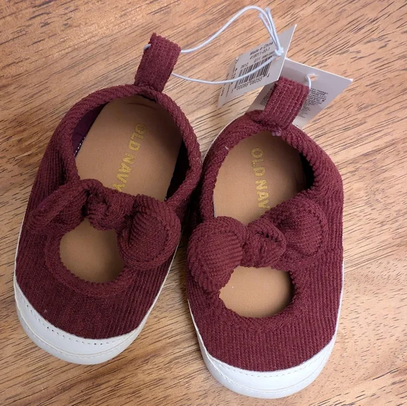 NWT! Old Navy Corduroy Bow-Tie Sneakers for Baby