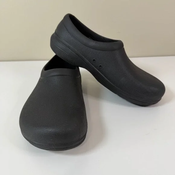 Crocs On-The-Clock Work Clogs Black Slip Resistant M8 W 10 Medical Restaurant
