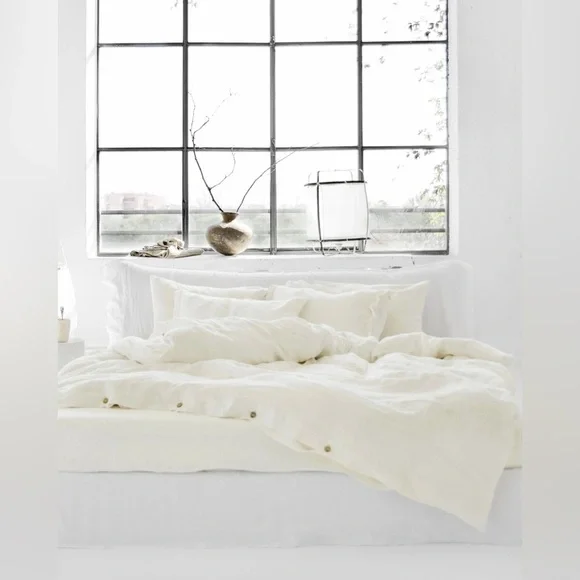 Urban Outfitters x Magic Linen Duvet Cover Size Queen NWT